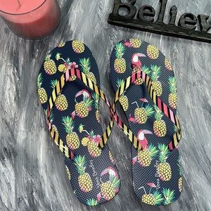 Vera Bradley Large Flip Flops new without tags size 9/10